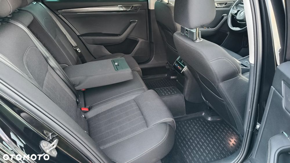 Skoda Superb 2.0 TDI Style DSG - 13