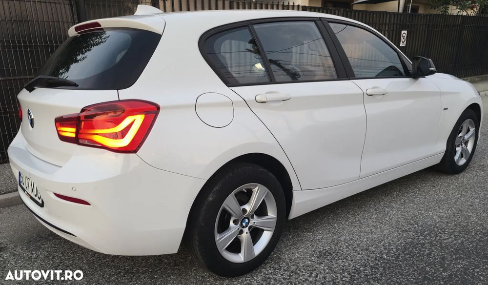 BMW Seria 1 120i - 4