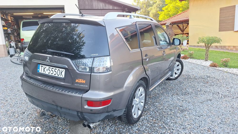 Mitsubishi Outlander 2.0 DID Instyle - 4