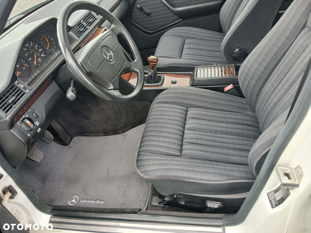 Mercedes-Benz W124 (1984-1993) - 15