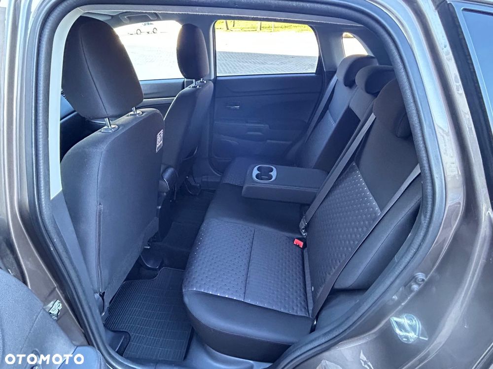 Mitsubishi Outlander 2.2 DI-D 2WD Plus - 26