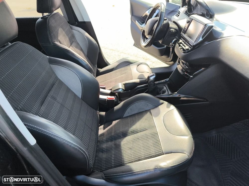 Peugeot 2008 1.2 PureTech Active - 43