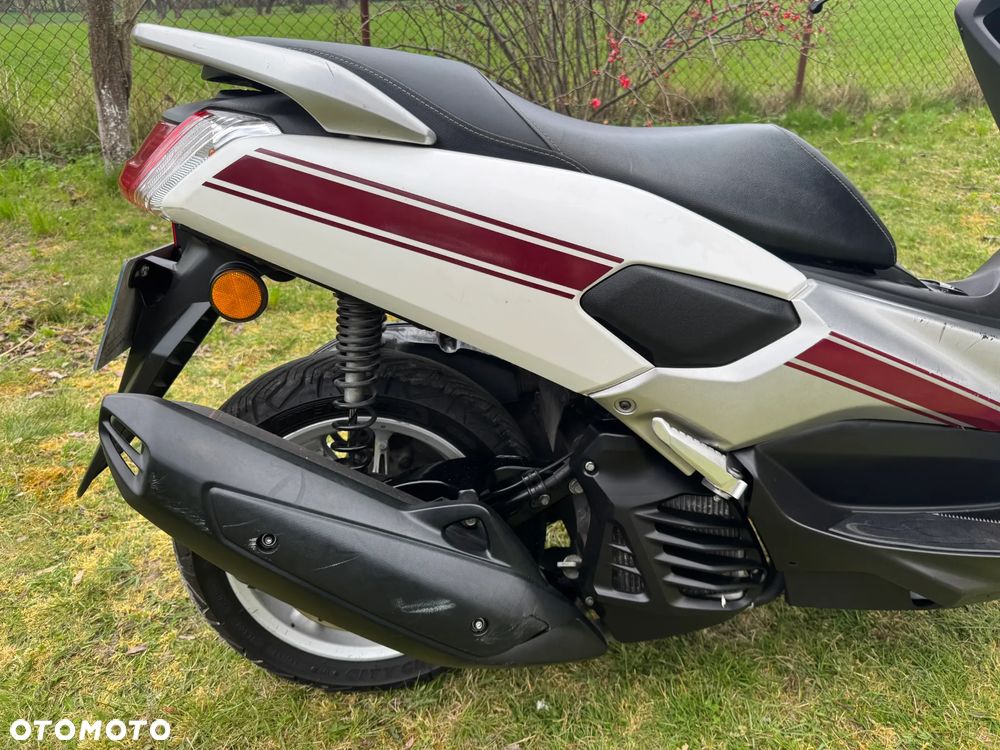 Yamaha NMAX - 27