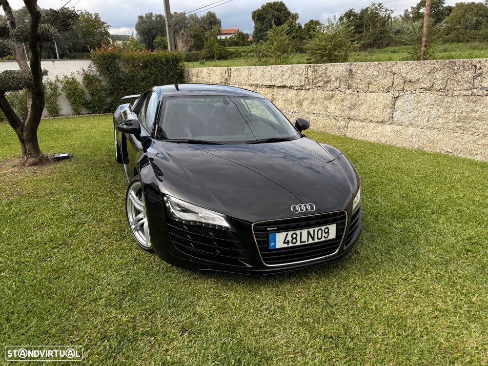 Audi R8 Coupé 4.2 FSi V8 quattro - 13