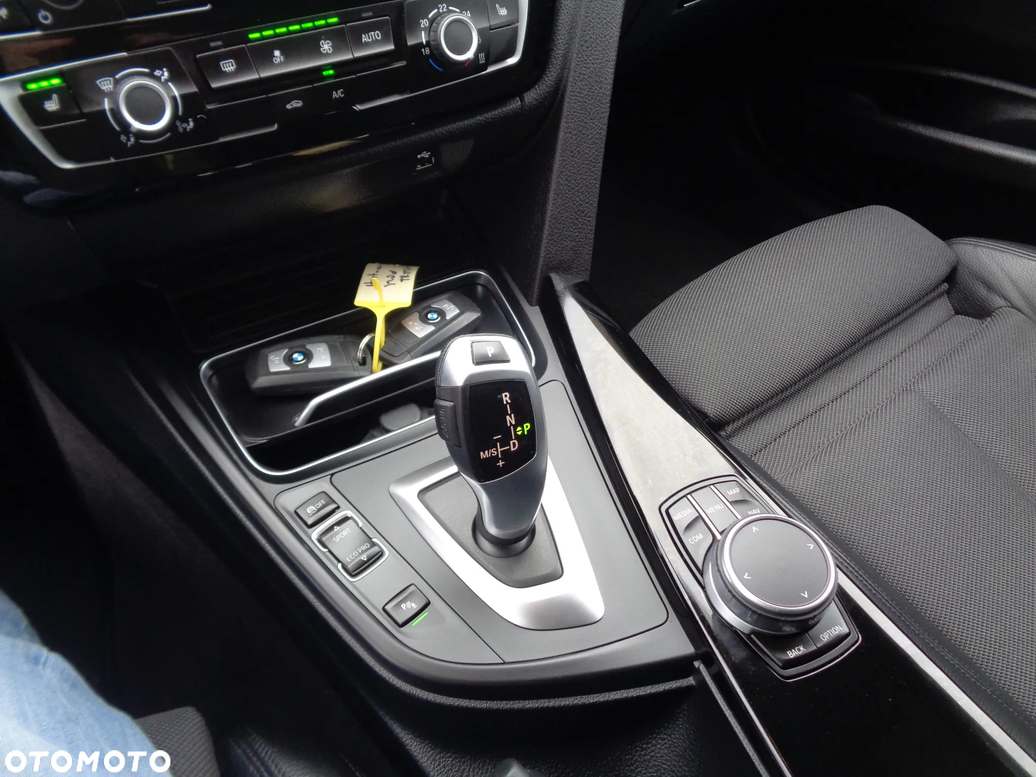 BMW Seria 3 320d Touring xDrive Sport Line - 13