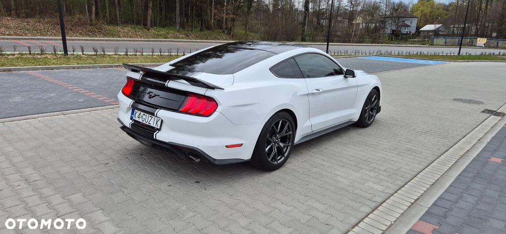 Ford Mustang - 5