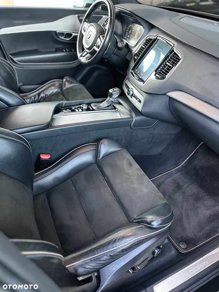 Volvo XC 90 D5 AWD Geartronic RDesign - 23