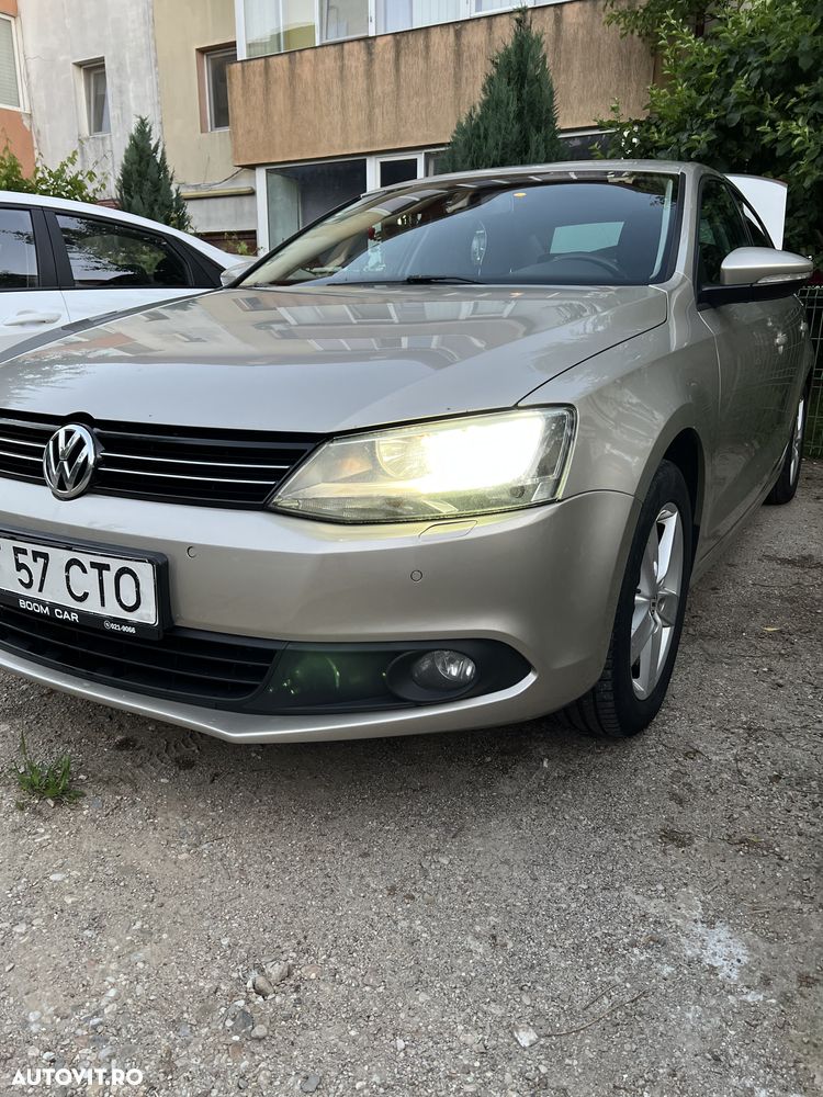 Volkswagen Jetta 1.6 TDI CR DPF DSG Comfortline - 11
