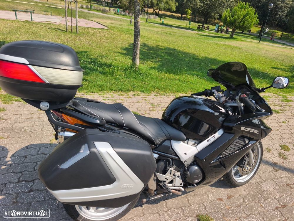 Honda VFR 800 vtec - 15
