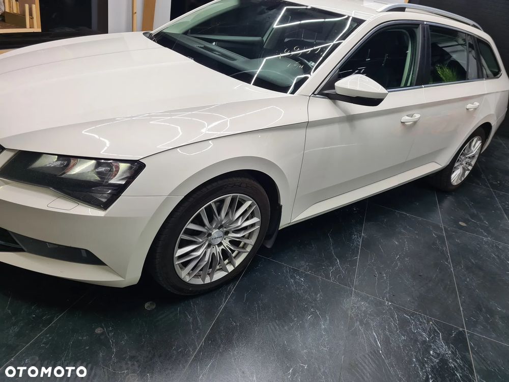 Skoda Superb 2.0 TDI DSG Sportline - 14