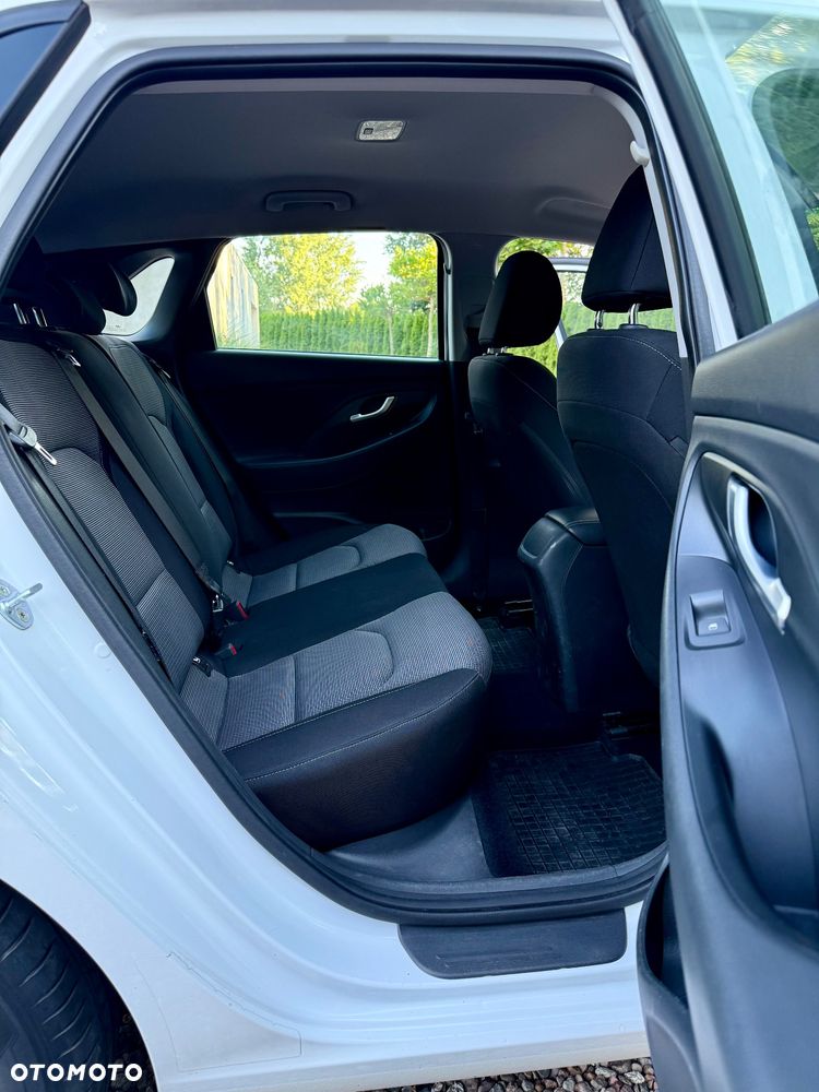 Hyundai i30 1.4 Classic + - 38