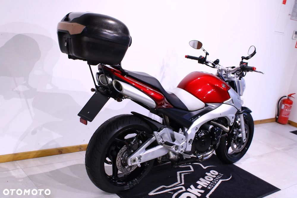 Suzuki GSR - 5