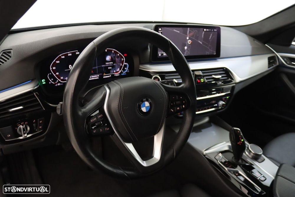 BMW 530 e Line Luxury - 3