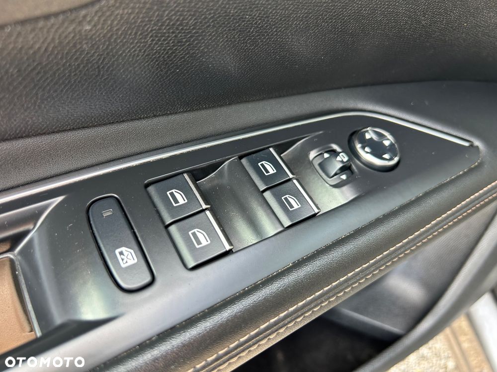 Peugeot 5008 1.6 PureTech GT Pack S&S EAT8 - 16