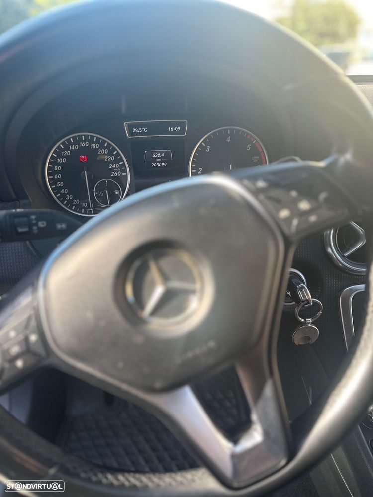 Mercedes-Benz 180 - 5