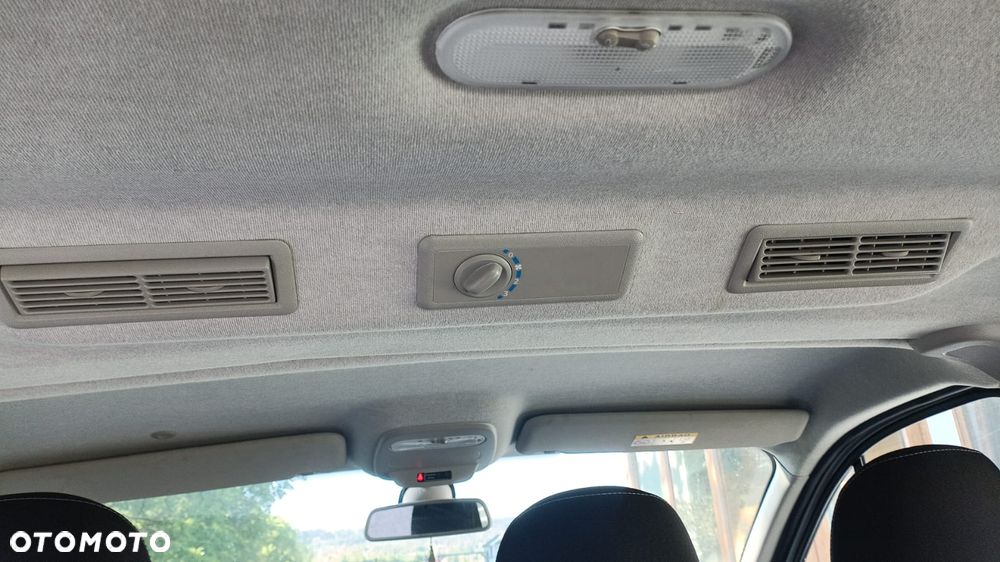 Opel Vivaro - 10
