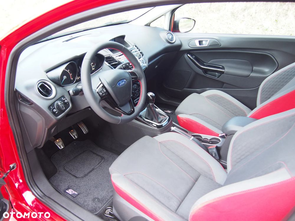 Ford Fiesta 1.0 EcoBoost STart-Stop Titanium - 9