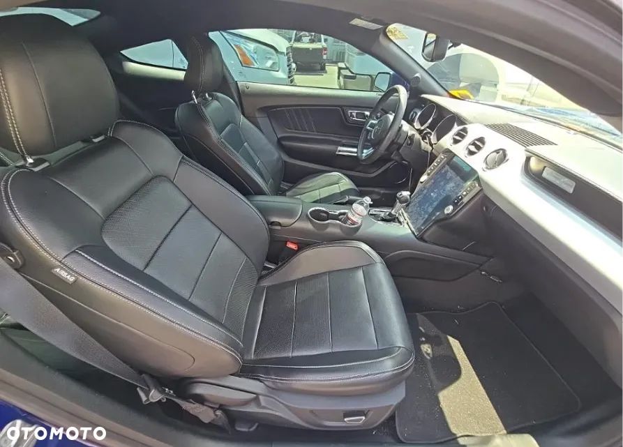 Ford Mustang 5.0 V8 GT - 10
