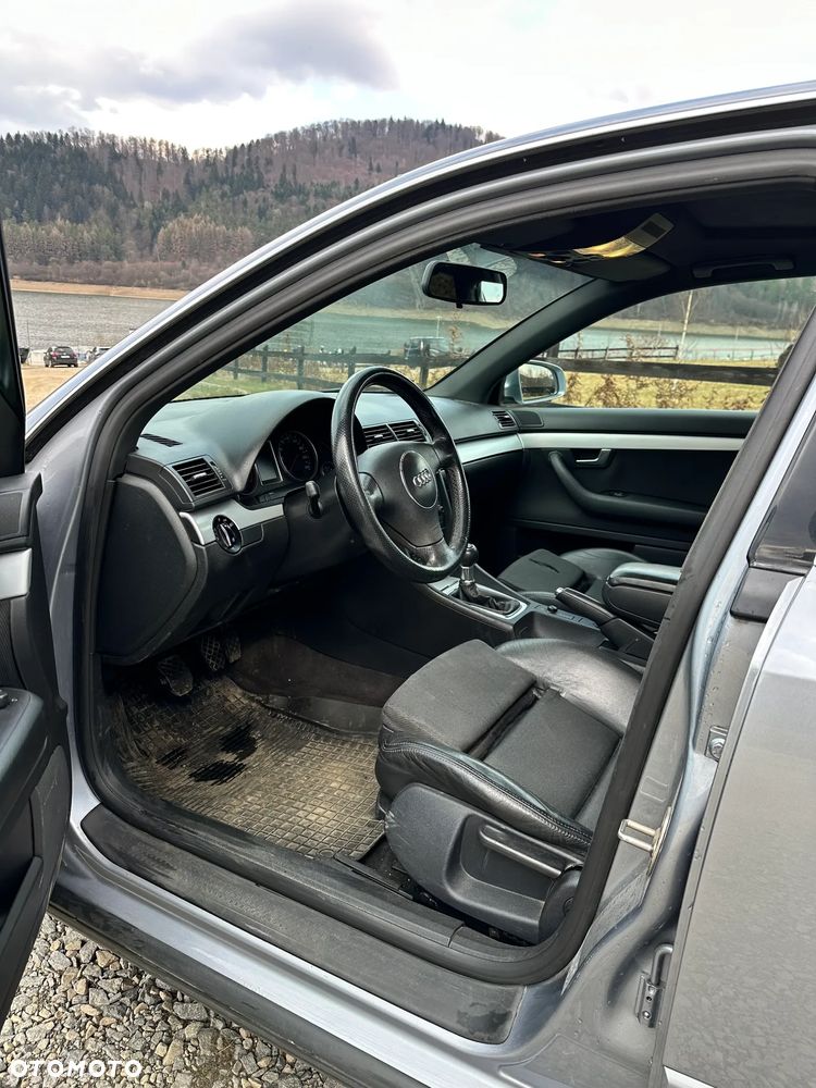 Audi A4 Limousine - 8