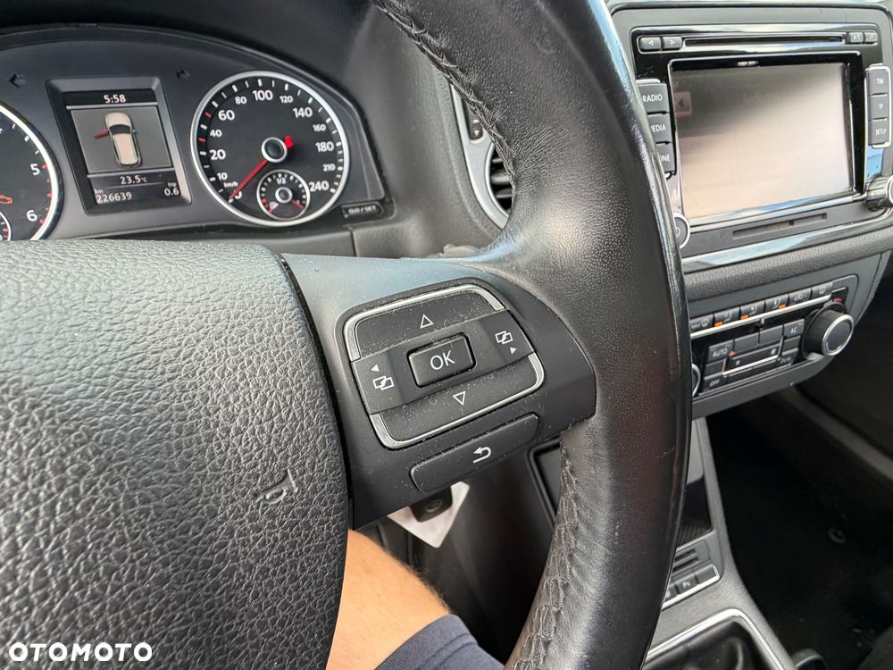 Volkswagen Tiguan 2.0 TDI DPF BlueMotion Technology Exclusive - 24