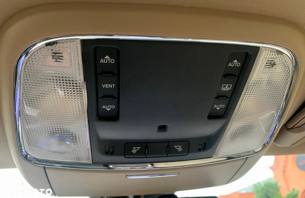 Lancia Thema 3.6 V6 VVT 24V Automatik Executive - 30