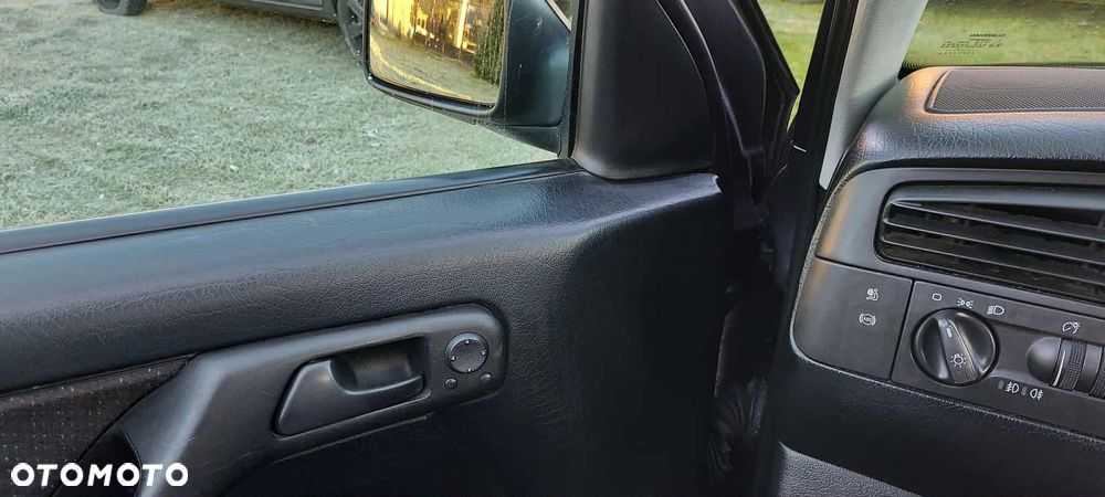 Volkswagen Golf 1.6 - 5