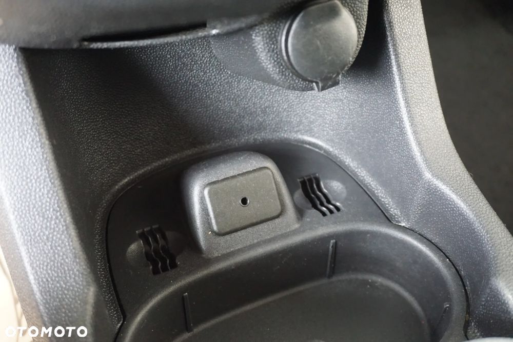 Opel Corsa 1.2 16V Enjoy - 33