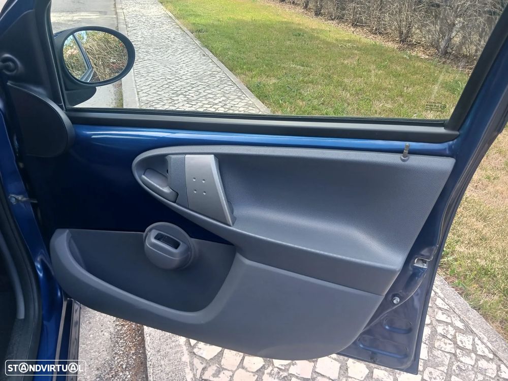 Peugeot 107 1.0 Trendy - 31