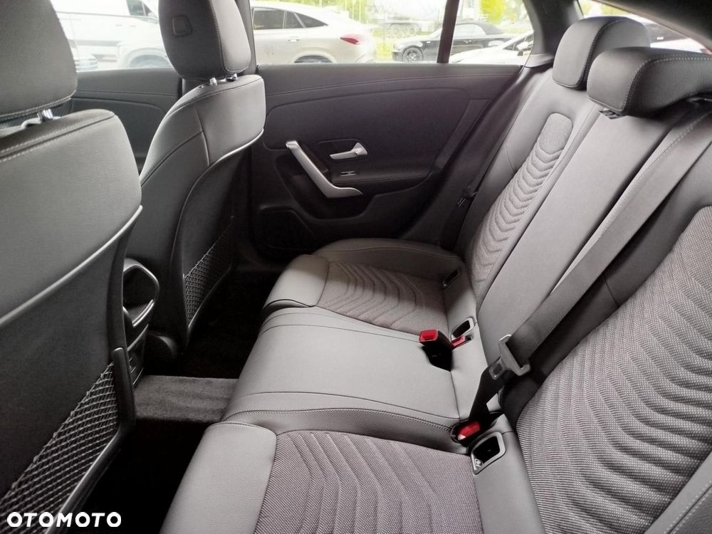 Mercedes-Benz CLA - 10