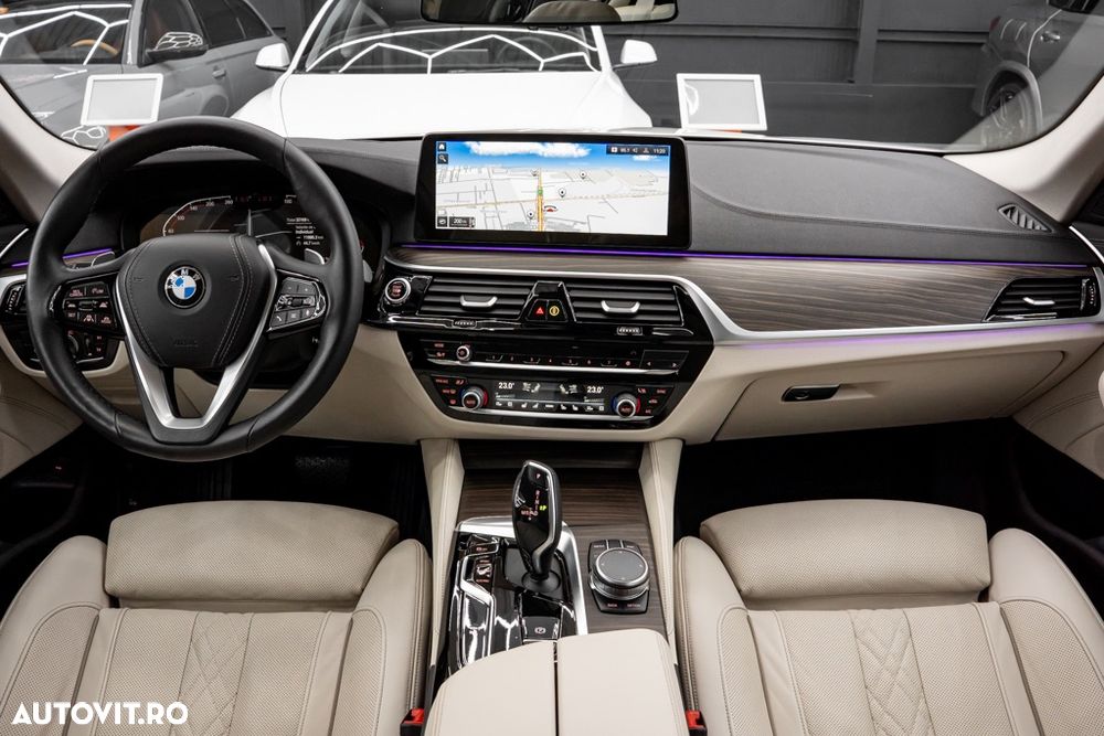 BMW Seria 5 530i xDrive AT MHEV - 9