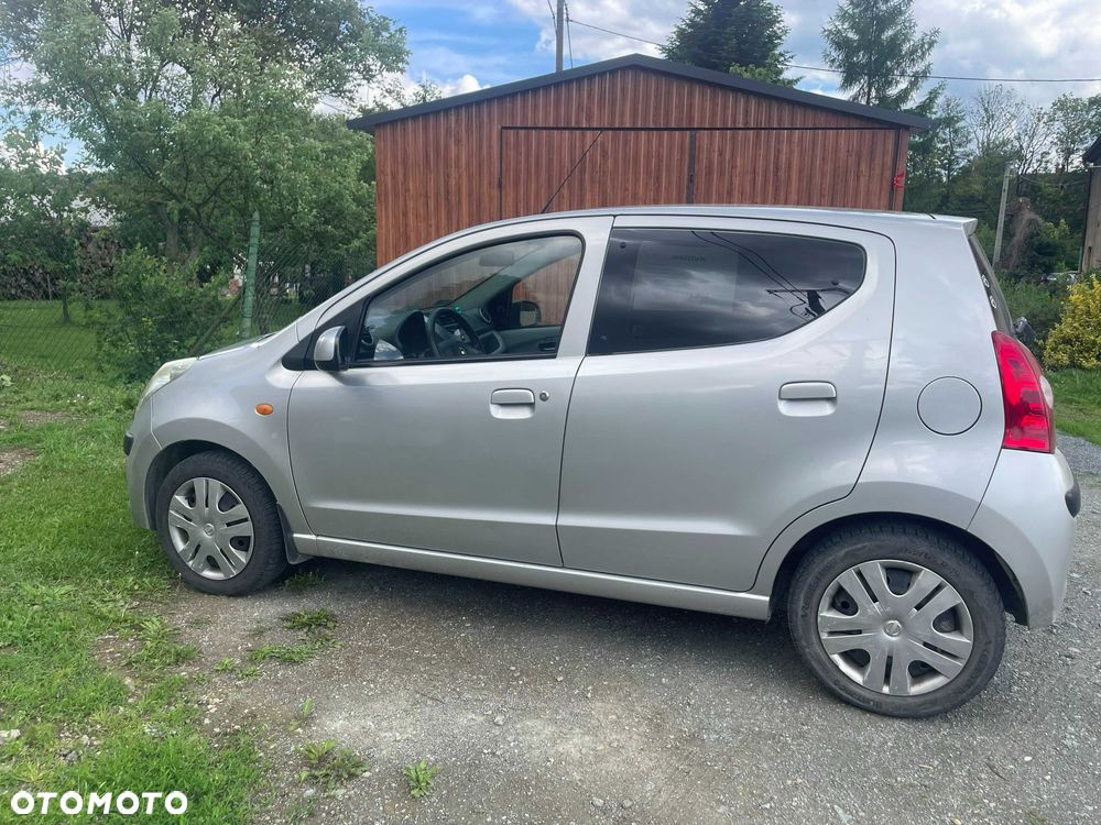 Nissan Pixo - 2