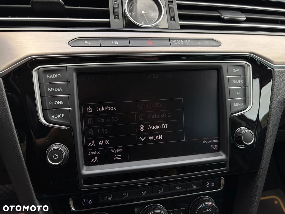 Volkswagen Passat - 21