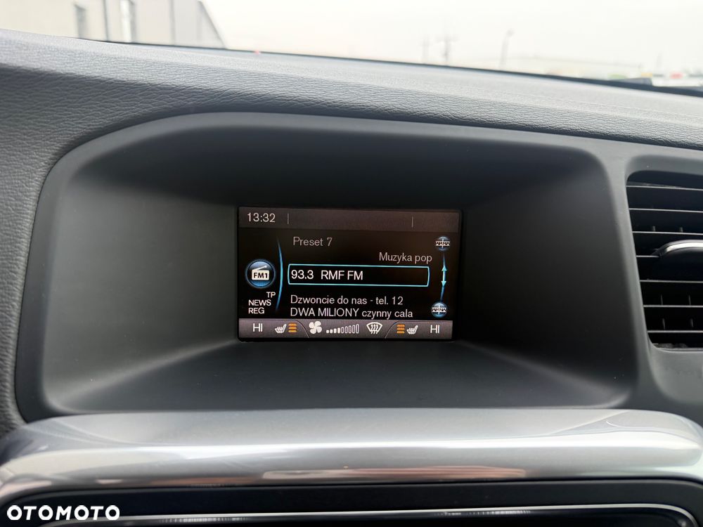 Volvo V60 D4 Drive-E Momentum - 19