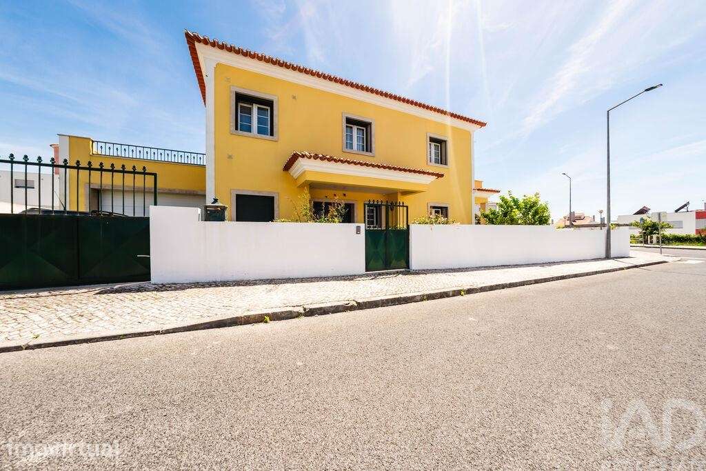 Casa / Villa T3 em Caldas da Rainha - Nossa Senhora do Pópulo, Coto e - Grande imagem: 3/22