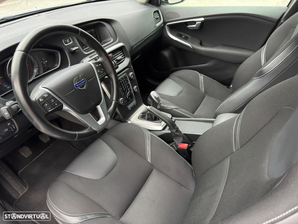 Volvo V40 1.6 D2 Momentum - 10