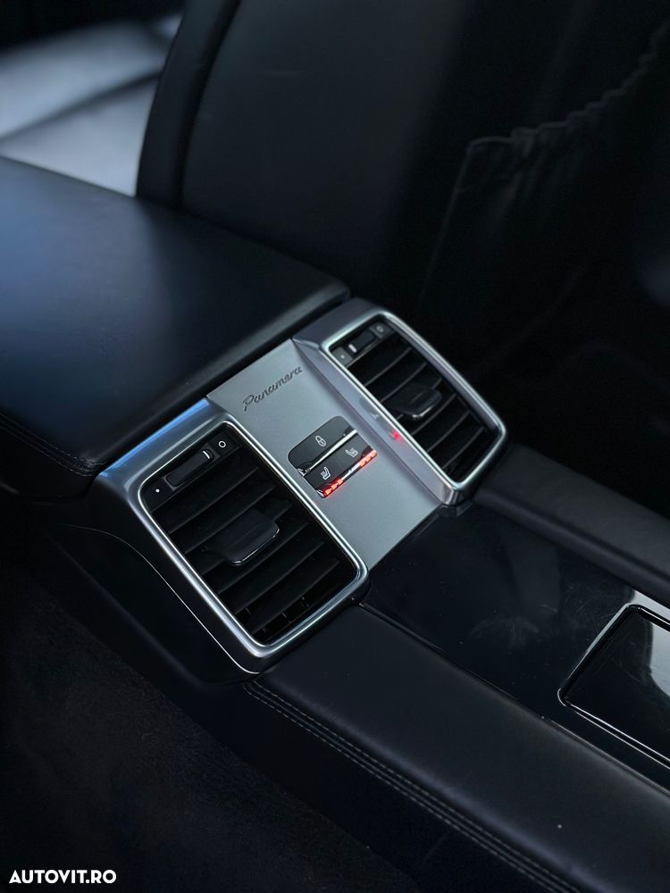 Porsche Panamera - 11