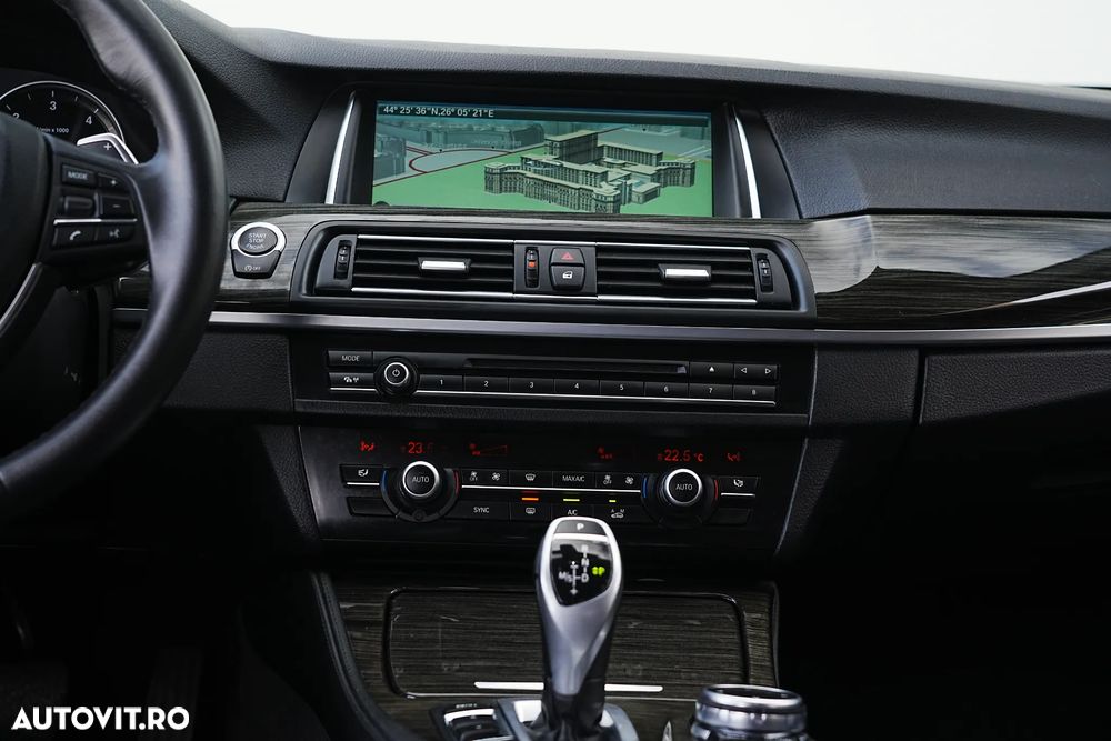 BMW Seria 5 525d Sport-Aut. Luxury Line - 14
