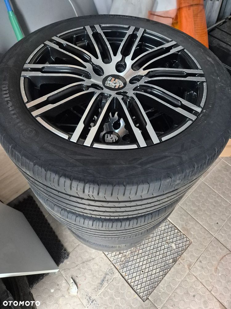 Porsche Cayenne Platinum Edition - 14