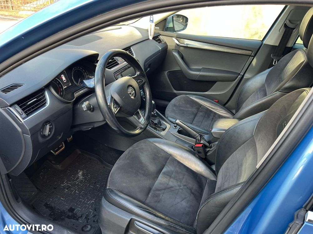 Skoda Octavia 2.0 TDI DSG RS - 2