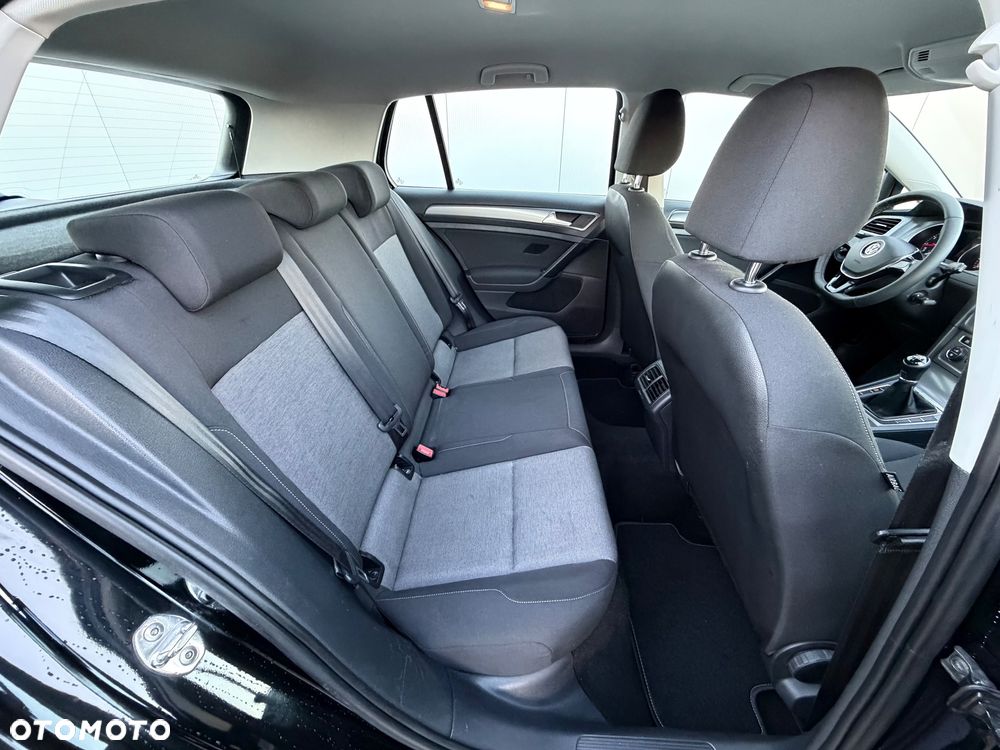 Volkswagen Golf 1.2 TSI BMT Trendline Perfectline - 33