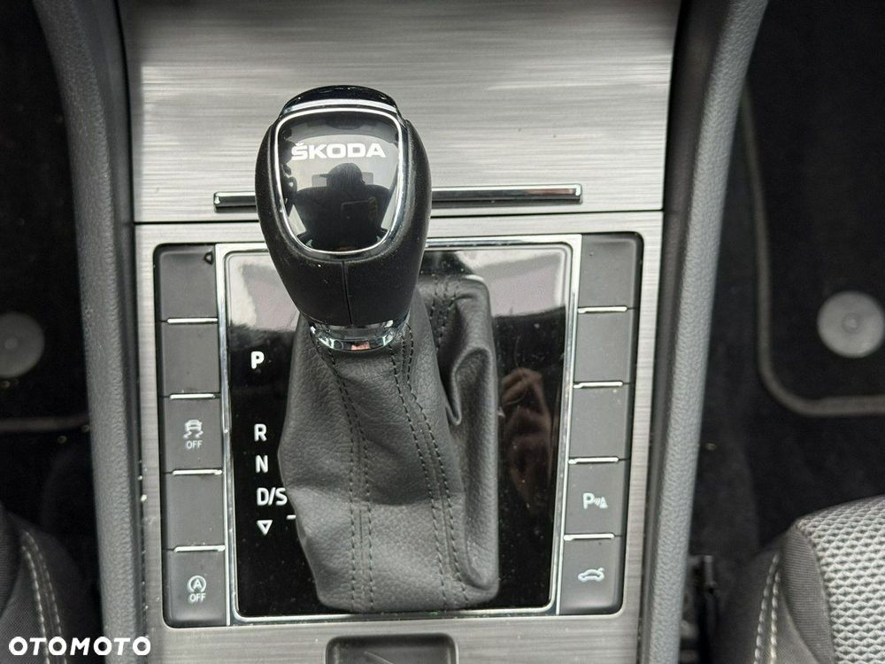 Skoda Superb 2.0 TDI SCR Style DSG - 15