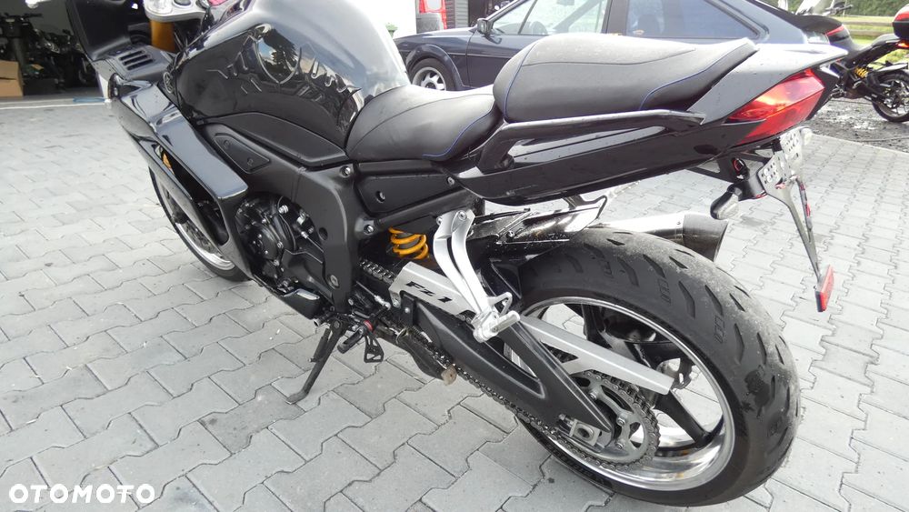 Yamaha FZ - 8