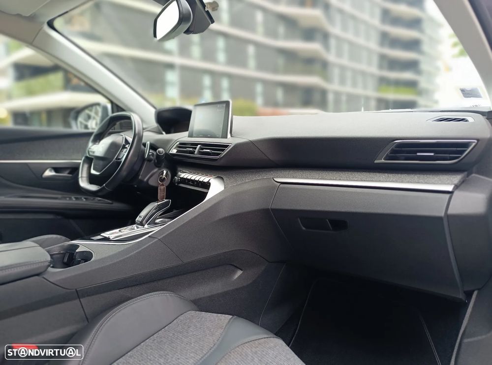 Peugeot 3008 1.5 BlueHDi Allure EAT8 - 29