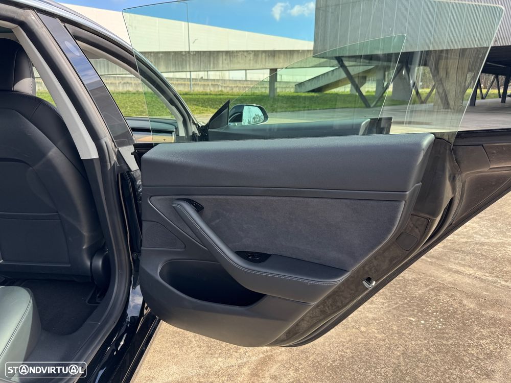 Tesla Model 3 Standard Range Plus RWD - 40