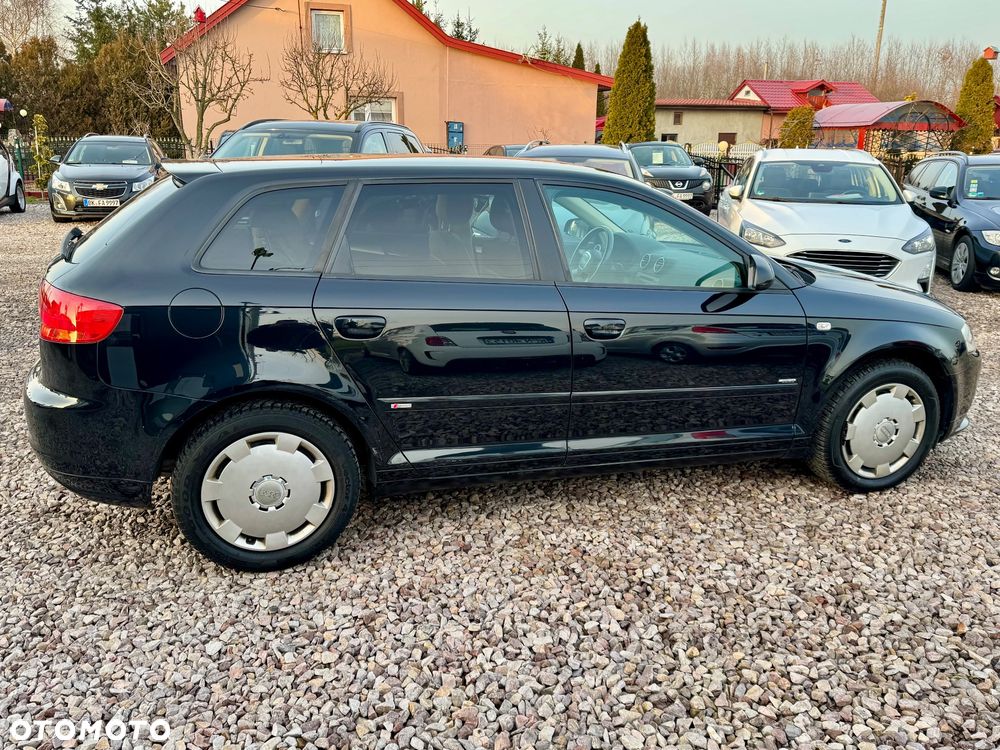 Audi A3 Sportback - 2