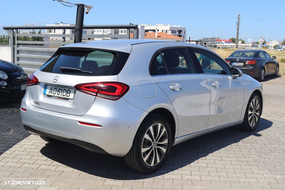 Mercedes-Benz A 250 e Style Plus - 17