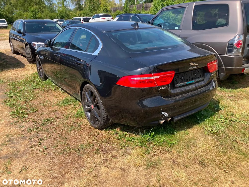 Jaguar XE 20d R-Sport - 3