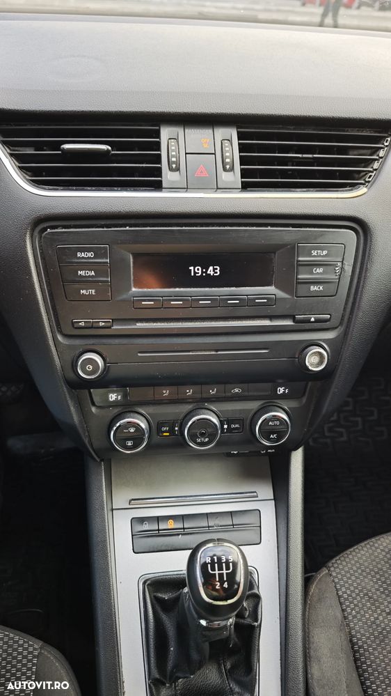 Skoda Octavia 1.6 TDI AMBITION - 14