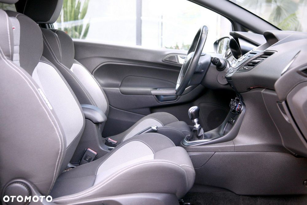 Ford Fiesta ST - 16