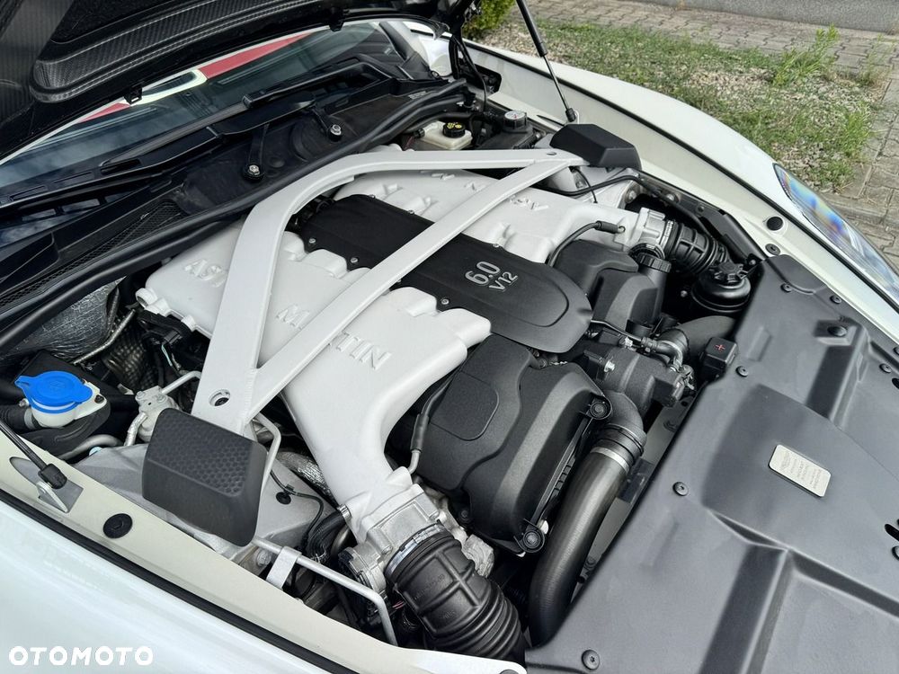 Aston Martin Vanquish - 15